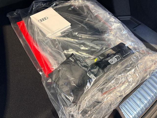 AUDI Q5 usata, con Sensori di parcheggio anteriori