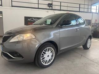 LANCIA Ypsilon usata, con Autoradio