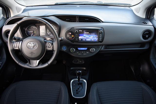 TOYOTA Yaris usata, con Boardcomputer