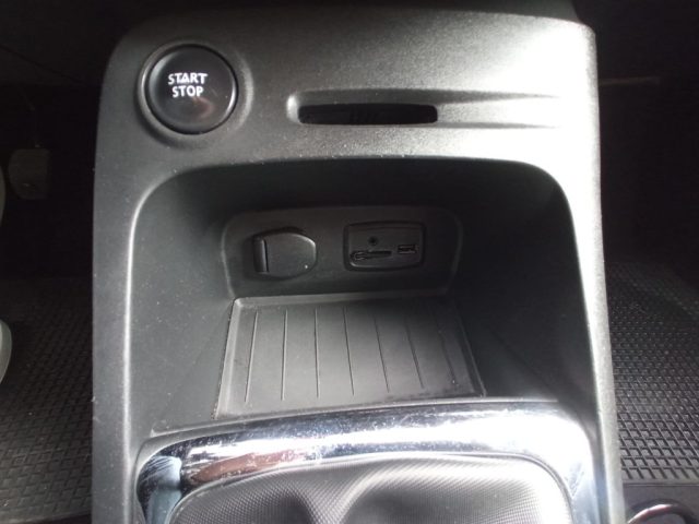 RENAULT Captur usata, con USB
