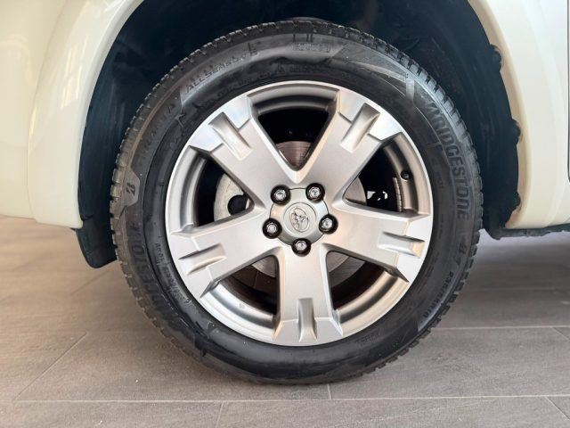 TOYOTA RAV 4 usata, con Volante multifunzione