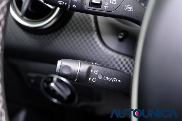 MERCEDES-BENZ A 180 usata, con Autoradio digitale