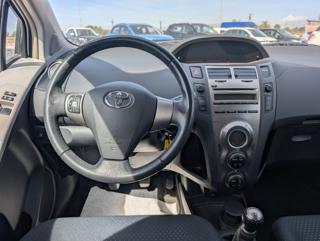 TOYOTA Yaris usata, con Controllo automatico clima