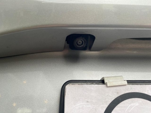 MITSUBISHI Outlander usata, con Touch screen