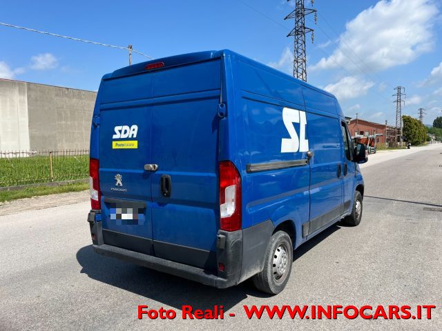 PEUGEOT Boxer usata, con Airbag