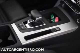 AUDI Q5 usata, con Sensori di parcheggio anteriori