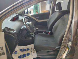 TOYOTA Yaris usata, con ESP