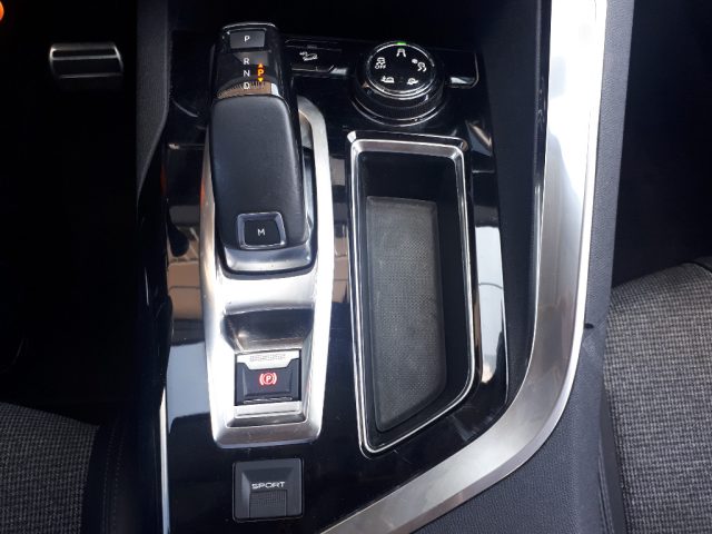 PEUGEOT 3008 usata, con Boardcomputer