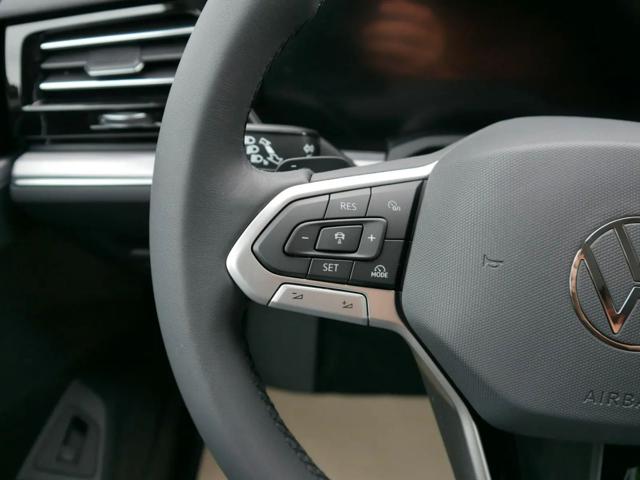 VOLKSWAGEN Touareg usata, con Autoradio