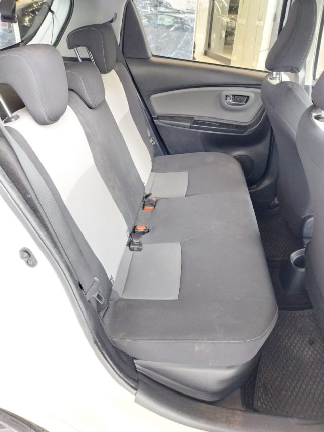 TOYOTA Yaris usata 14
