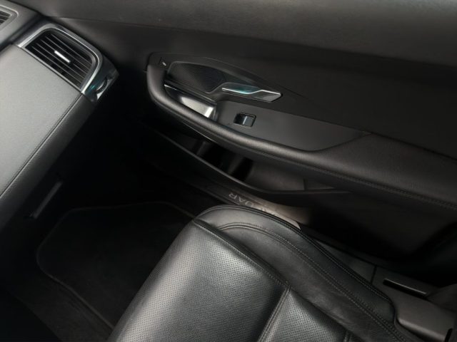 JAGUAR E-Pace usata, con Interni in pelle