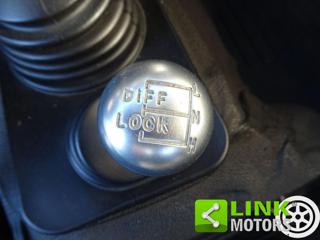 LAND ROVER Defender usata, con MP3