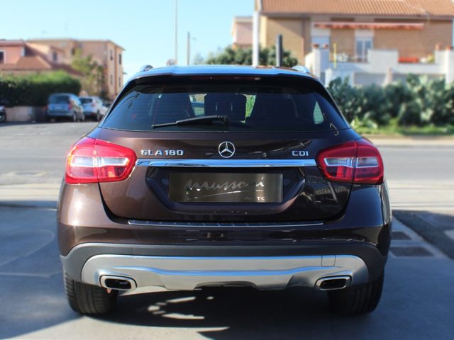 MERCEDES-BENZ GLA 180 usata, con Autoradio