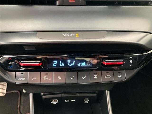 HYUNDAI i20 usata, con Volante riscaldabile