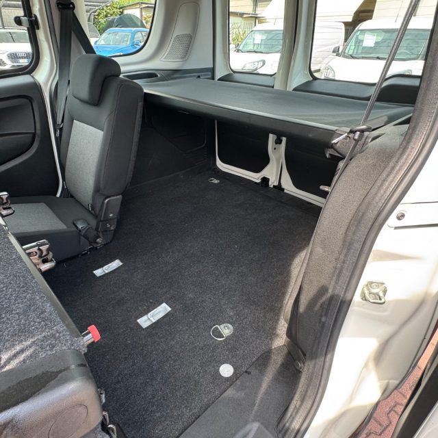 FIAT Doblo usata, con USB