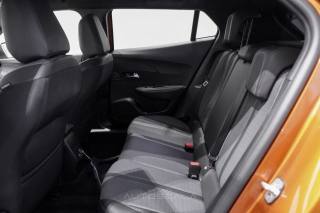 PEUGEOT 2008 usata, con Volante multifunzione