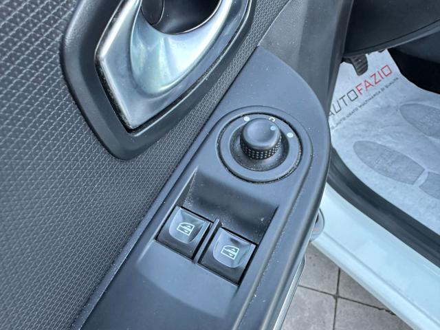 RENAULT Clio usata, con USB