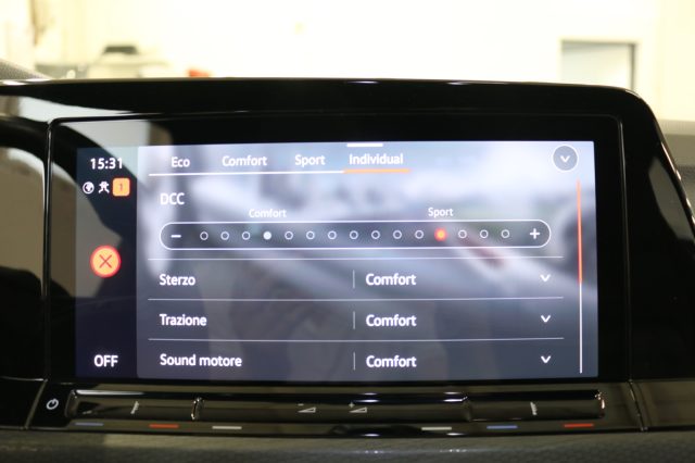 VOLKSWAGEN Golf usata, con Airbag testa