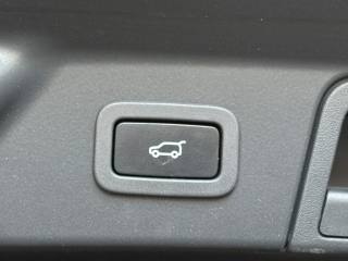 LAND ROVER Range Rover Velar usata, con Riconoscimento dei segnali stradali