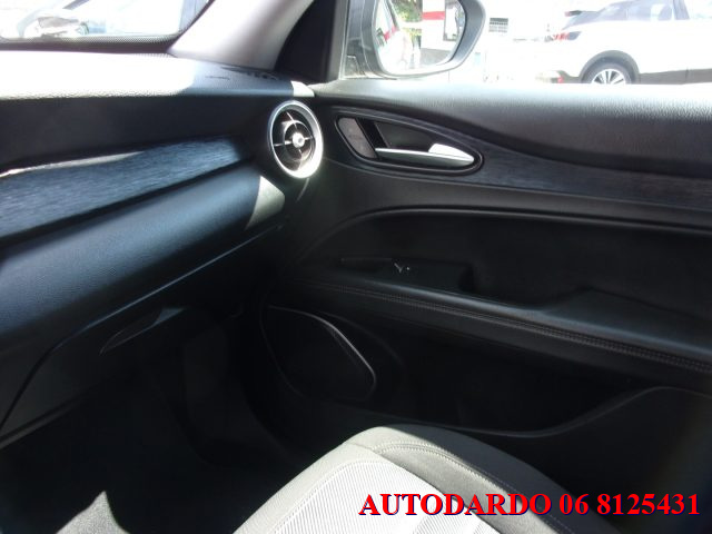 ALFA ROMEO Stelvio usata, con Climatizzatore automatico, 2 zone