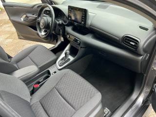 TOYOTA Yaris usata 11