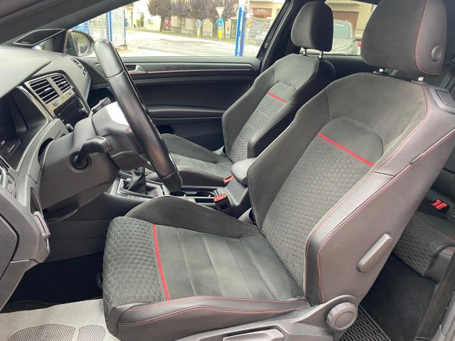 VOLKSWAGEN Golf GTI usata, con Autoradio