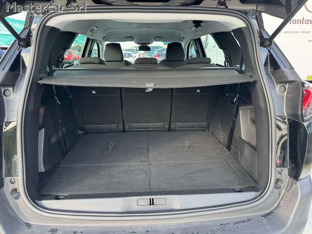 PEUGEOT 5008 usata, con Fari LED