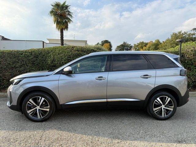 PEUGEOT 5008 usata, con Cerchi in lega