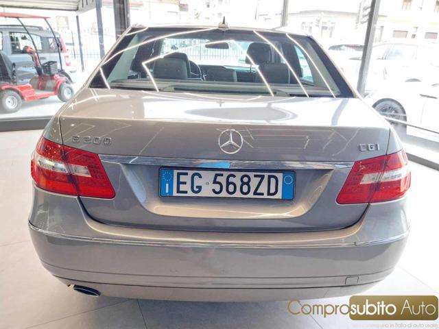 MERCEDES-BENZ E 220 usata, con Chiusura centralizzata