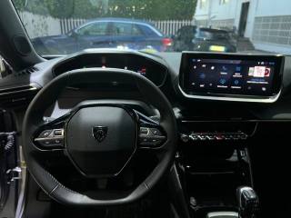 PEUGEOT 2008 usata, con Sistema di navigazione