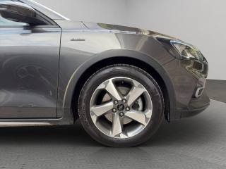 FORD Focus usata, con Sensori di parcheggio anteriori