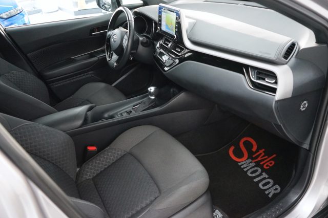 TOYOTA C-HR usata 25