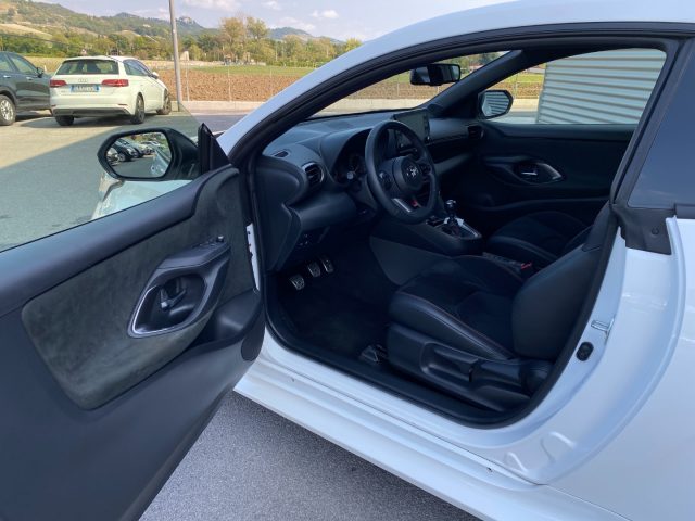 TOYOTA Yaris usata, con Servosterzo
