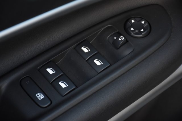 JEEP Avenger usata, con Interni in pelle