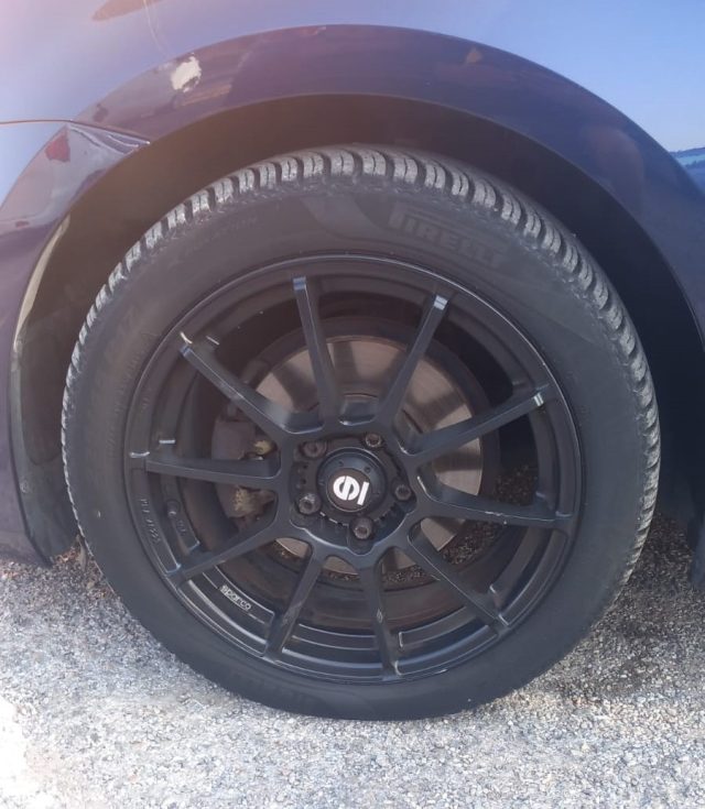 VOLKSWAGEN Golf usata, con Autoradio