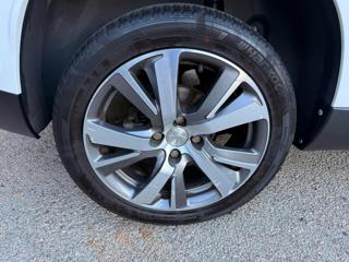 PEUGEOT 2008 usata, con Park Distance Control