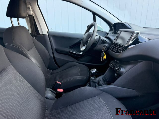PEUGEOT 208 usata, con Alzacristalli elettrici