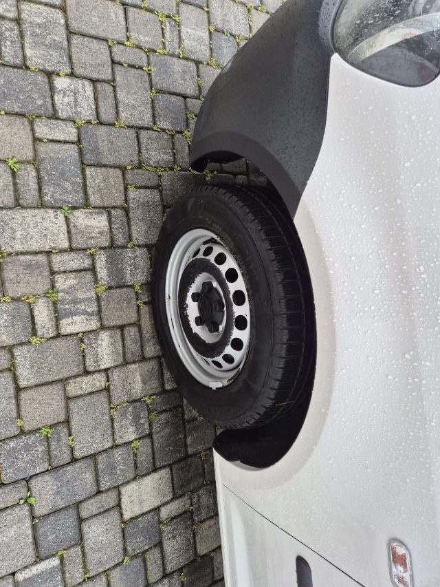 VOLKSWAGEN Caddy usata 12