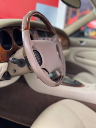 JAGUAR XK8 usata, con Specchietti laterali elettrici