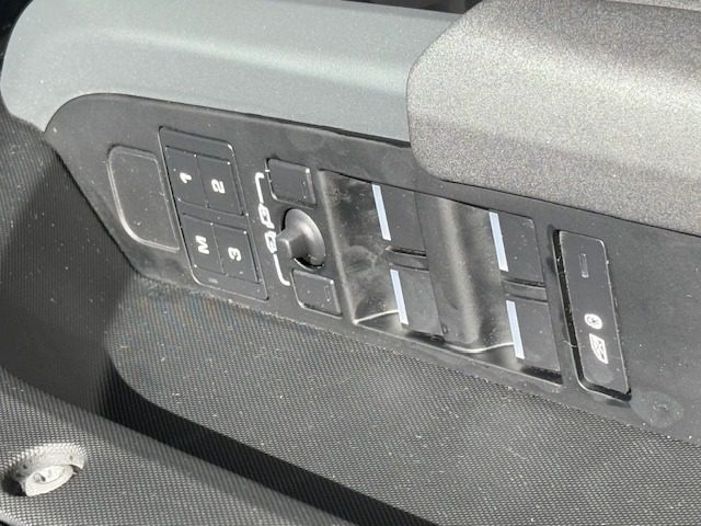 LAND ROVER Defender usata, con Fendinebbia