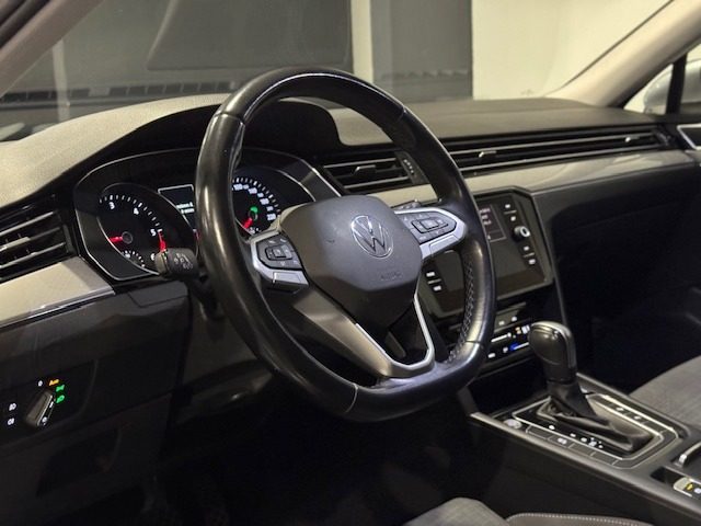 VOLKSWAGEN Passat Variant usata, con Climatizzatore