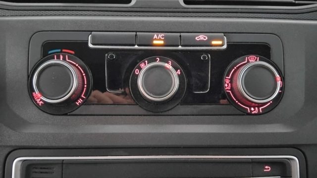 VOLKSWAGEN Caddy usata, con Airbag testa