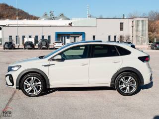 VOLKSWAGEN Taigo usata, con USB