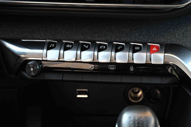 PEUGEOT 3008 usata, con Sedile posteriore sdoppiato