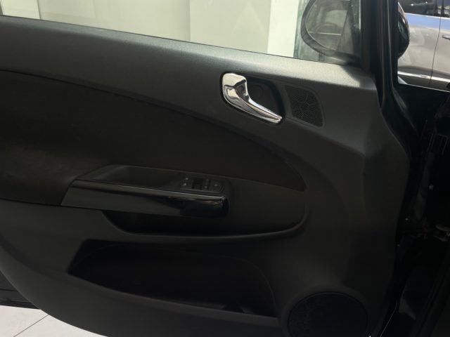 OPEL Corsa usata, con Climatizzatore