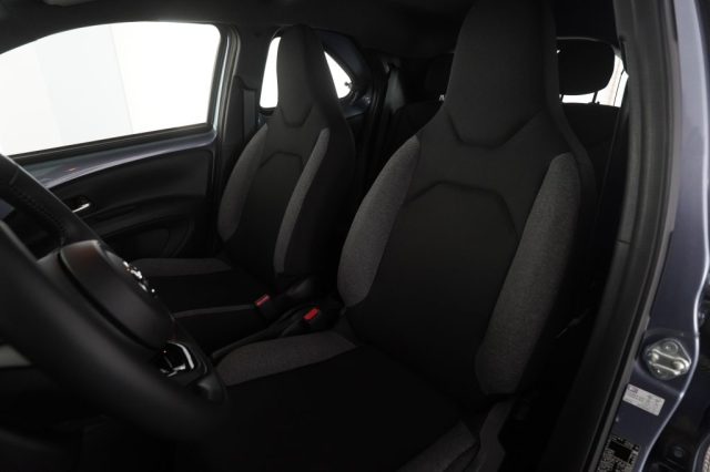 TOYOTA Aygo X usata 8