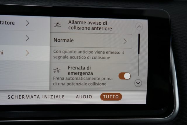 LAND ROVER Range Rover Velar usata, con Bluetooth