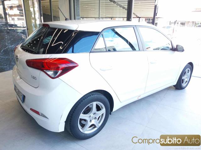 HYUNDAI i20 usata, con Autoradio