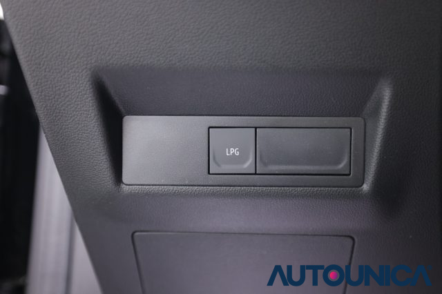 RENAULT Captur usata, con Autoradio digitale