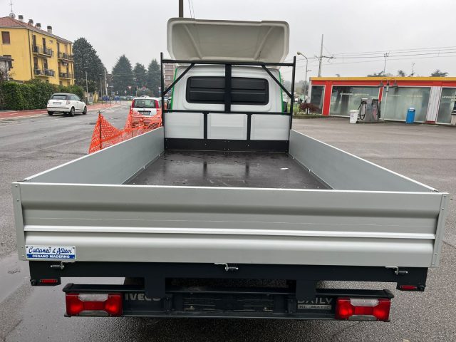 IVECO Daily usata 16